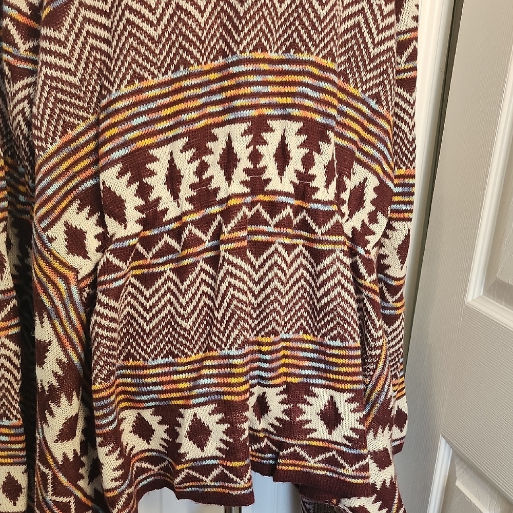 Xhilaration Burgundy and Cream Knit - Picture 11 of 14